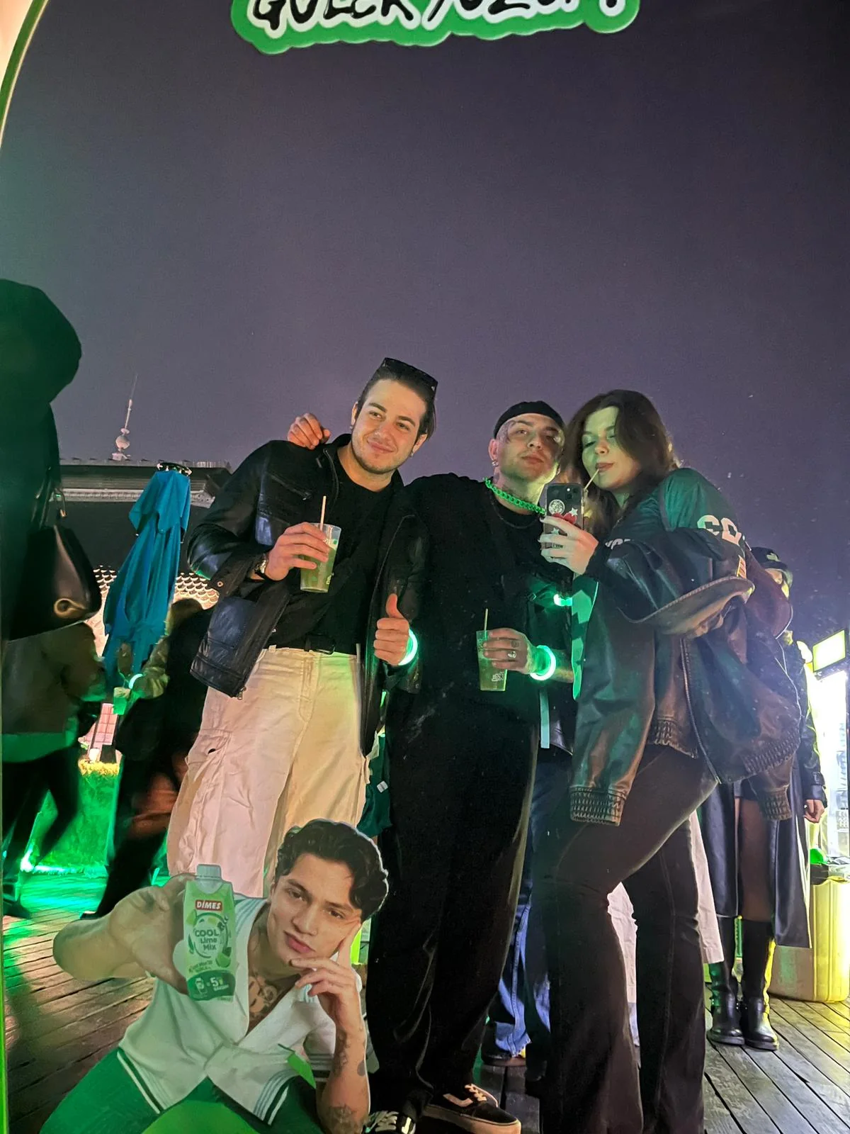 Gece sonunda üç arkadaş